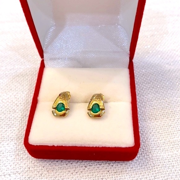 Real Emerald stones and 18k Solid Gold Eirings - Picture 2 of 16